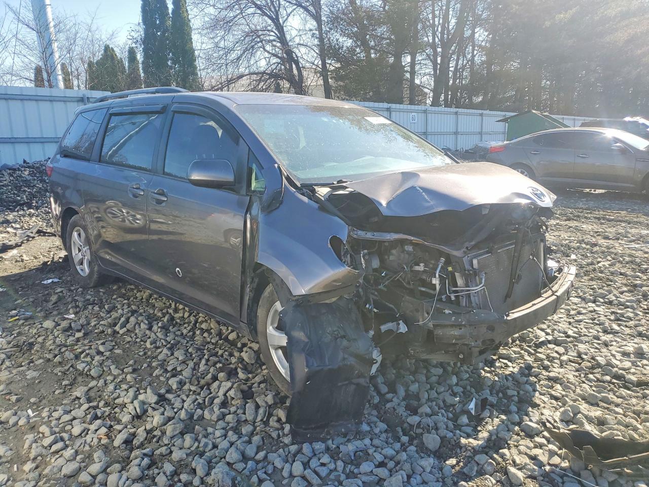 2015 TOYOTA SIENNA LE 8 PASSENGER photo 10