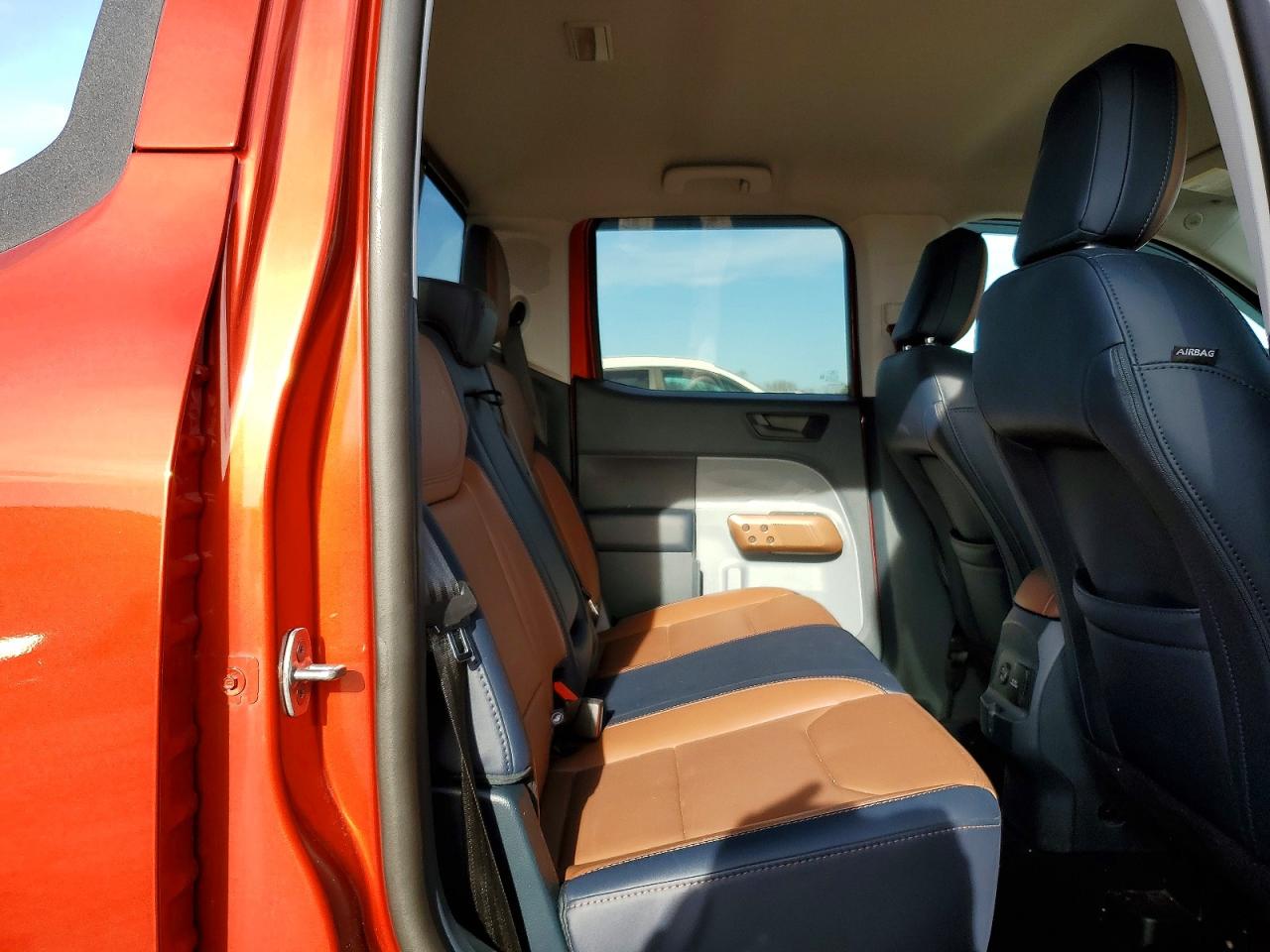 2024 FORD MAVERICK LARIAT photo 10
