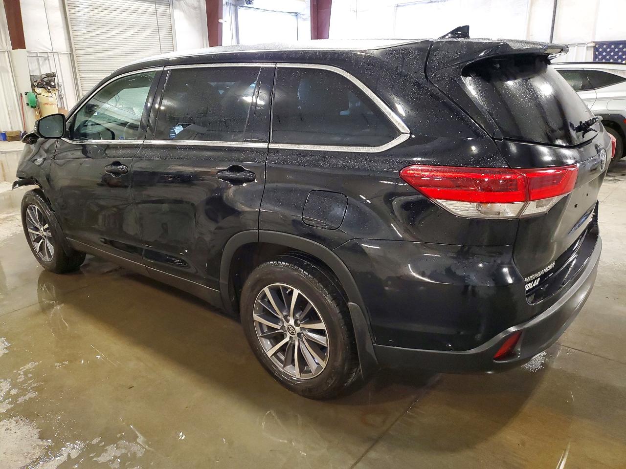 2019 TOYOTA HIGHLANDER XLE photo 4