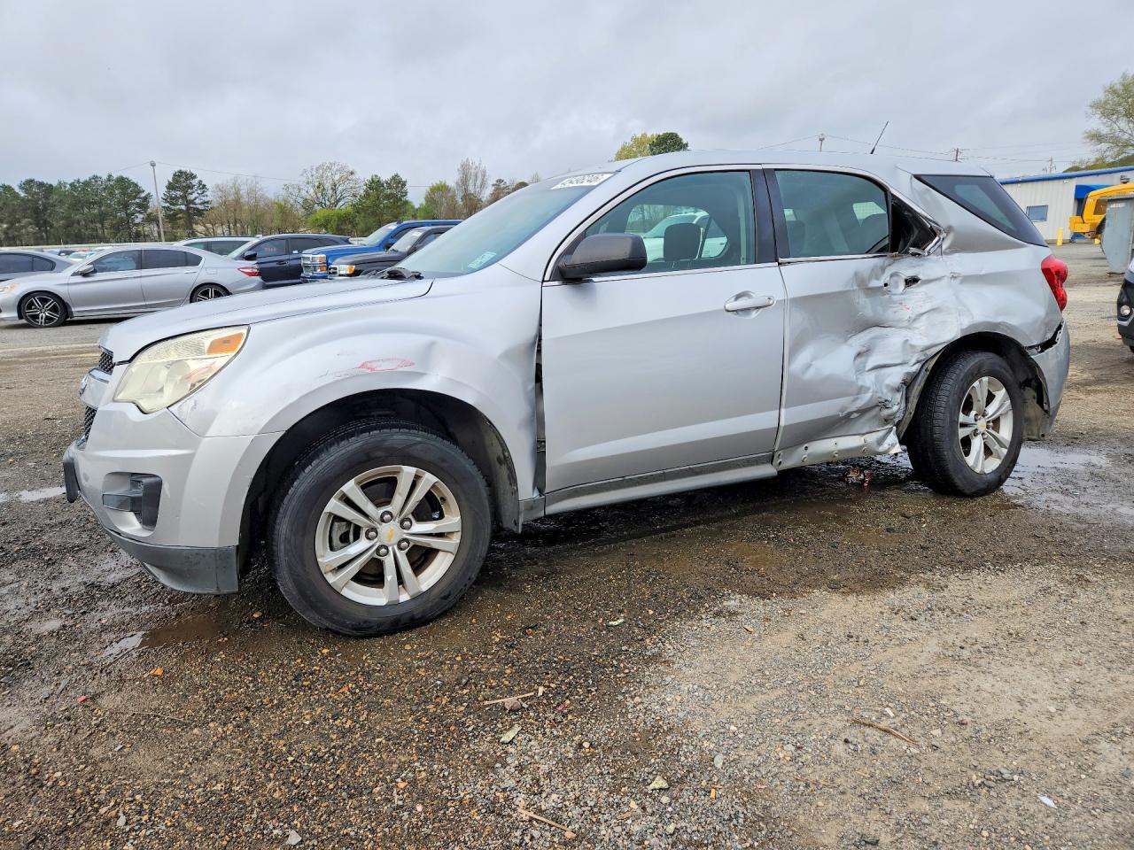 2010 CHEVROLET EQUINOX LS photo 2