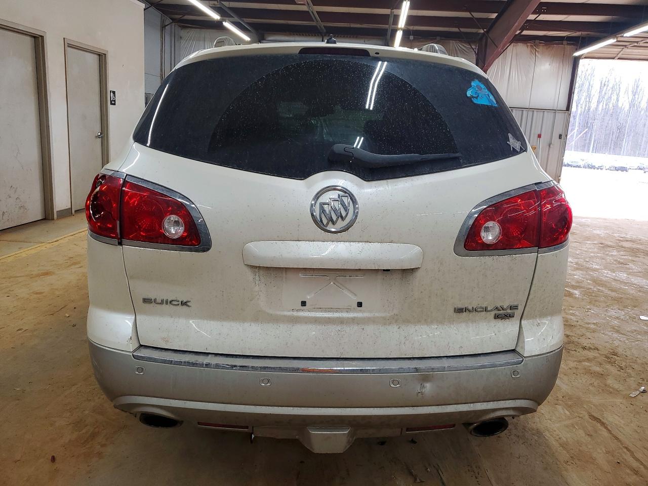 2011 BUICK ENCLAVE CXL photo 6