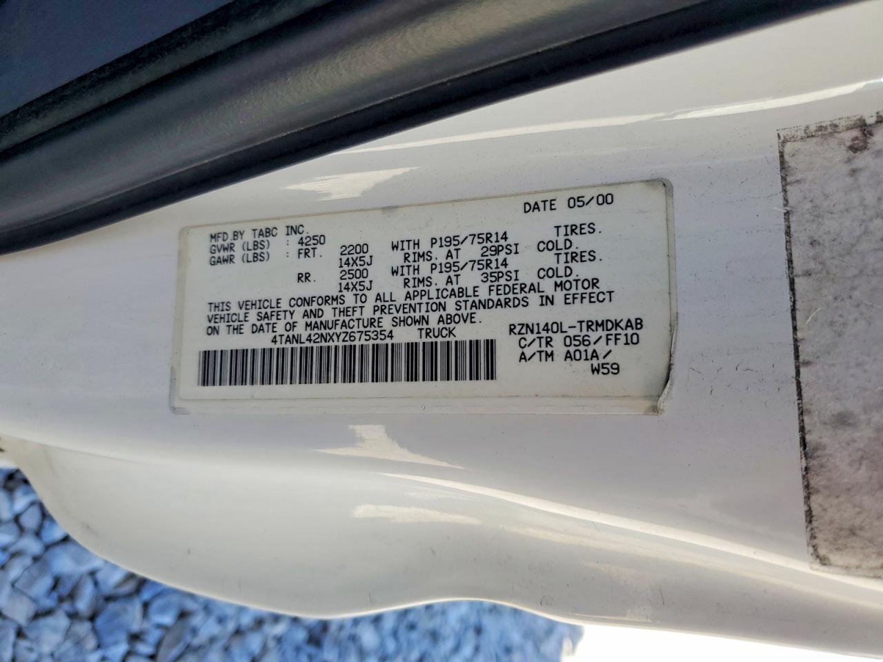 2000 TOYOTA TACOMA BASE photo 13