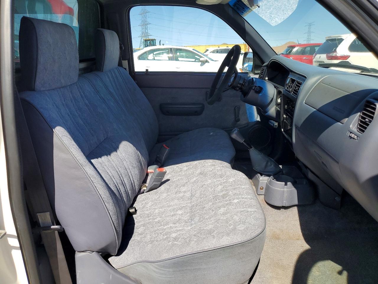 2000 TOYOTA TACOMA BASE photo 10