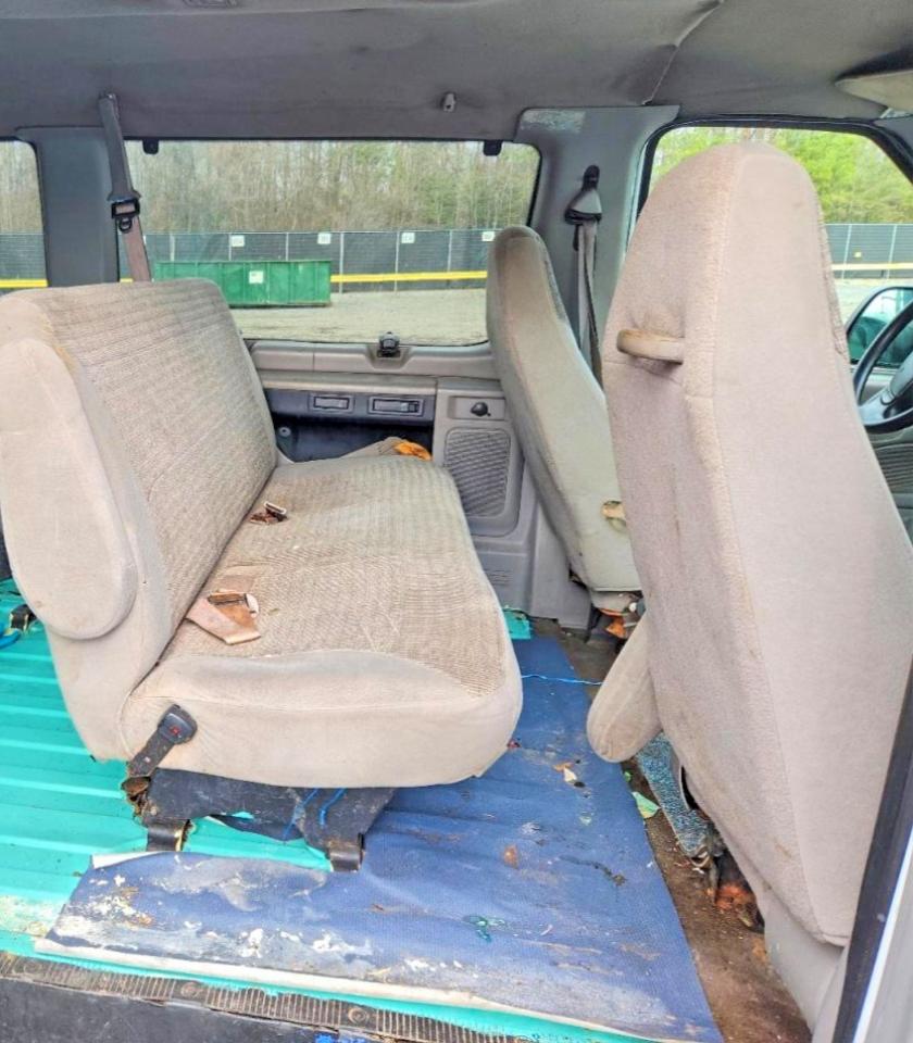 2001 FORD ECONOLINE E350 SUPER DUTY WAGON photo 11