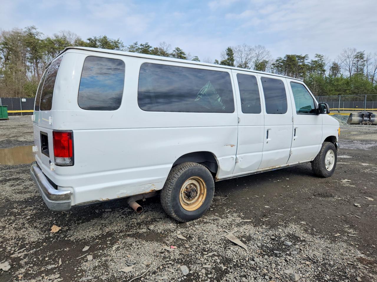 2001 FORD ECONOLINE E350 SUPER DUTY WAGON photo 3