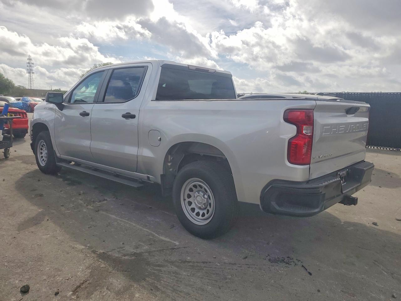 2020 CHEVROLET SILVERADO C1500 photo 2