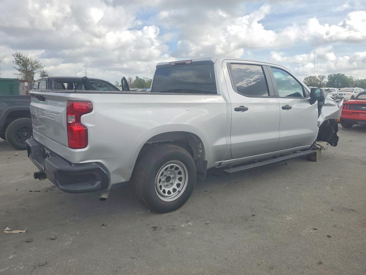 2020 CHEVROLET SILVERADO C1500 photo 3