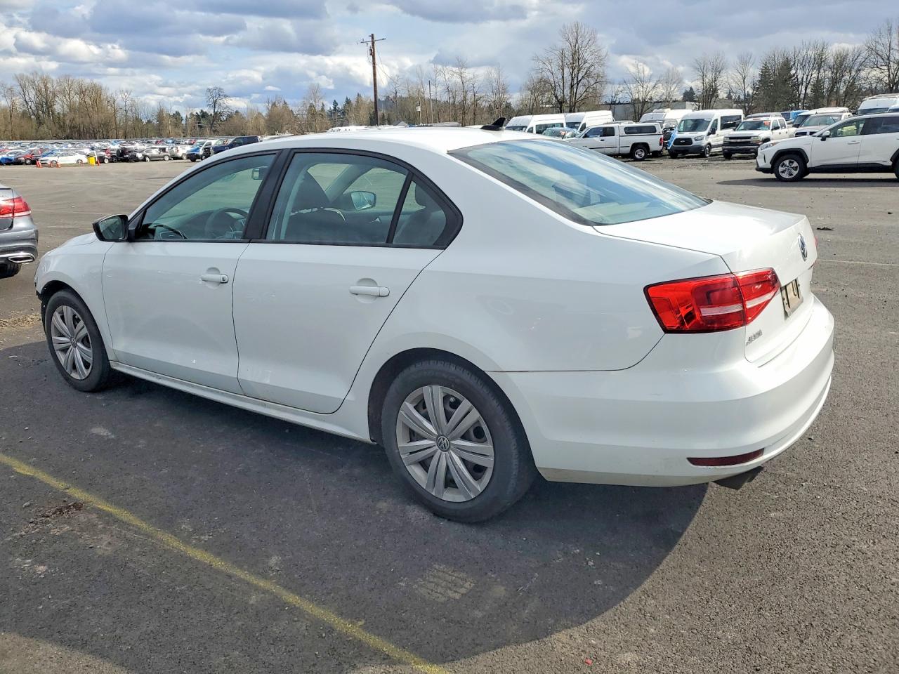 2015 VOLKSWAGEN JETTA TDI photo 2