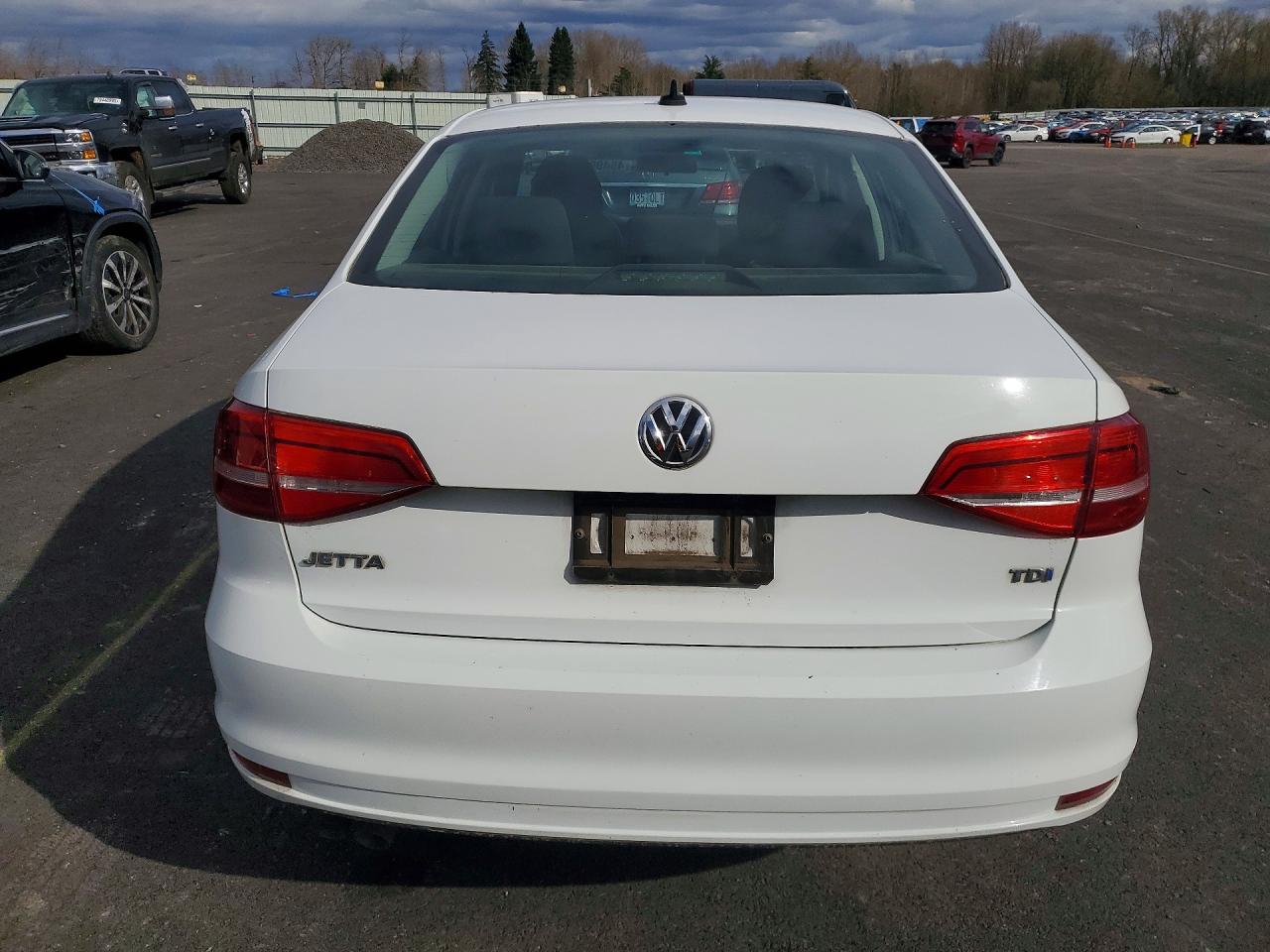 2015 VOLKSWAGEN JETTA TDI photo 6
