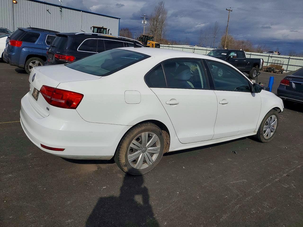 2015 VOLKSWAGEN JETTA TDI photo 3