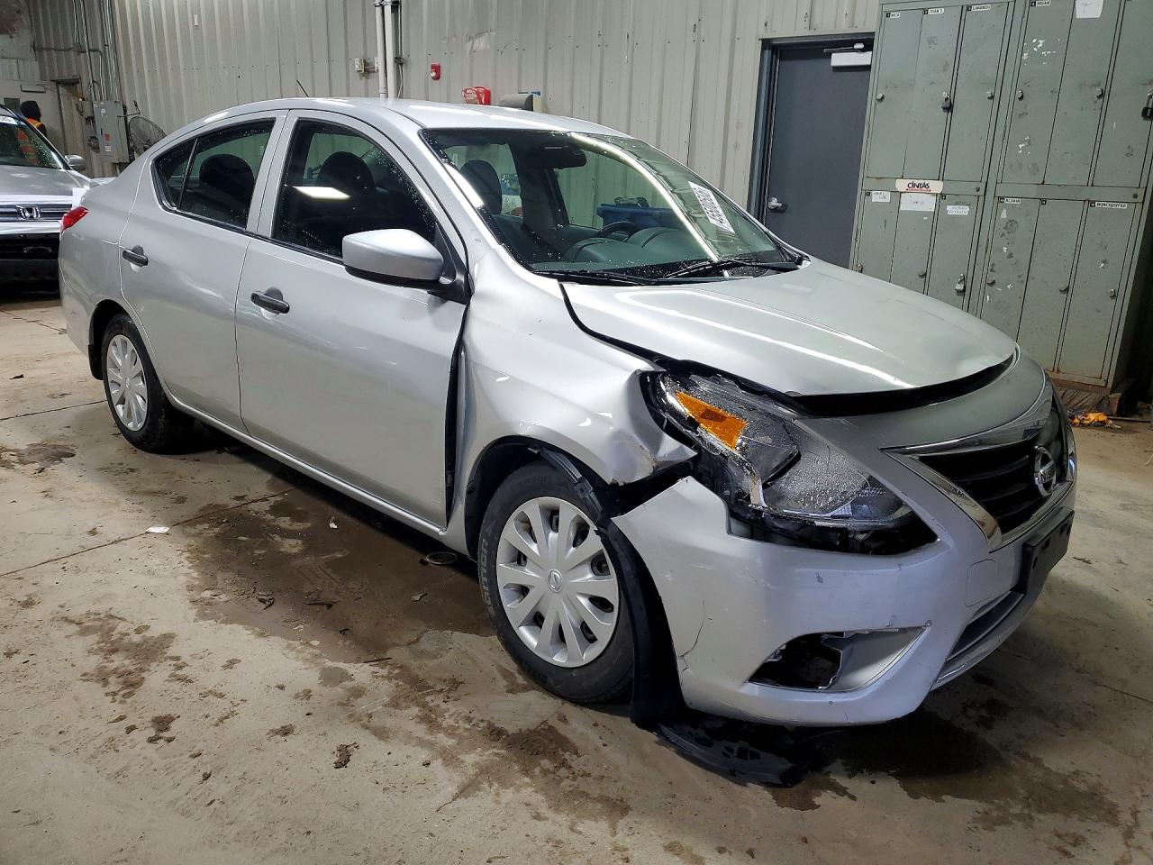 2019 NISSAN VERSA S PLUS photo 4