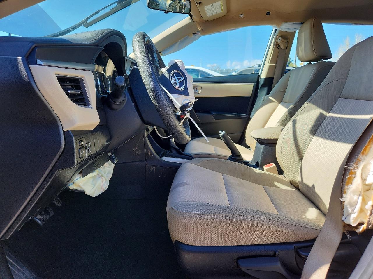 2015 TOYOTA COROLLA LE photo 7