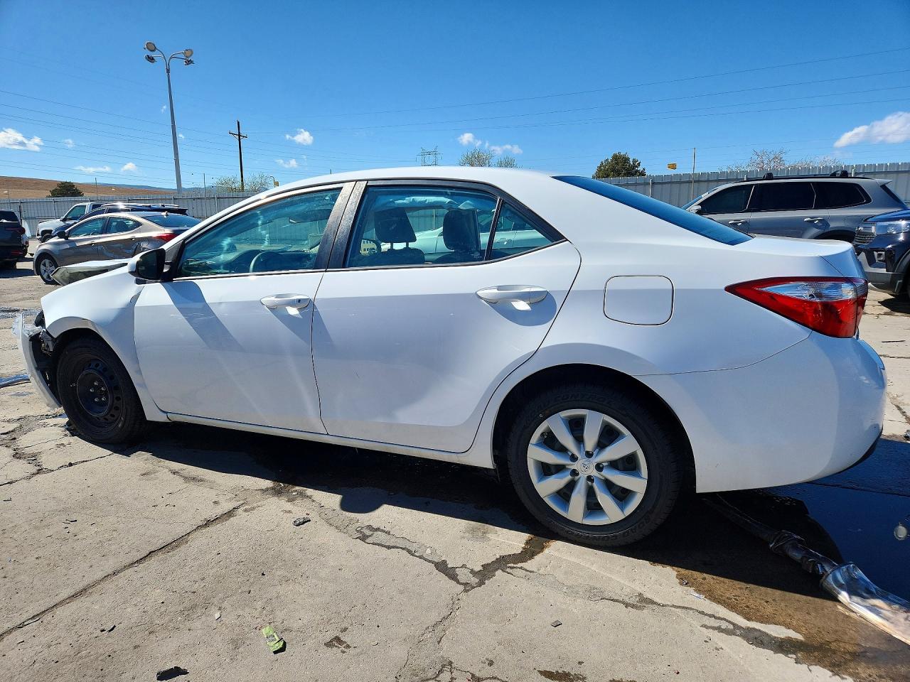 2015 TOYOTA COROLLA LE photo 2