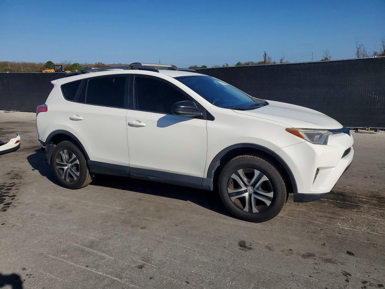 2018 TOYOTA RAV4 LE photo 7