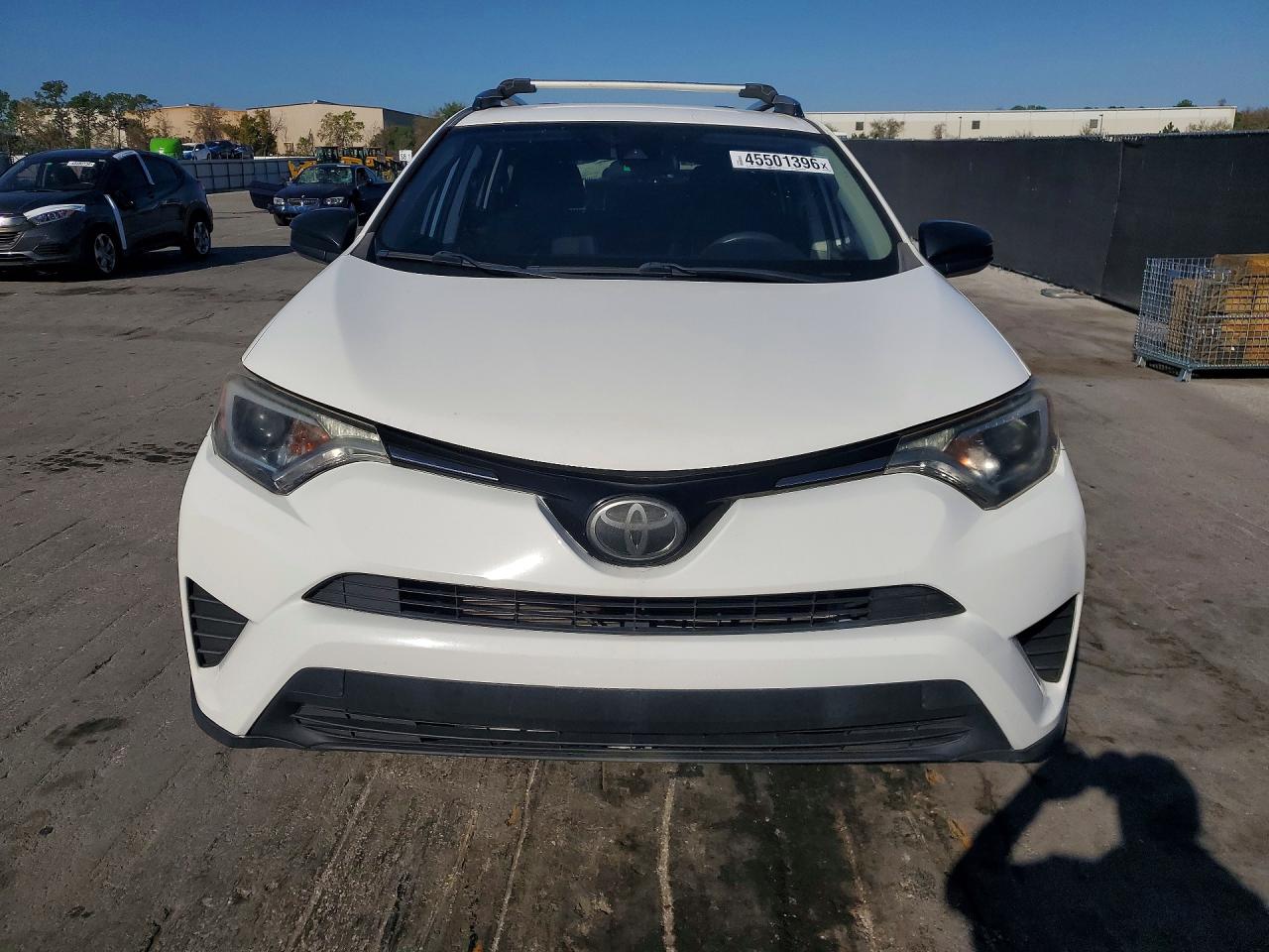 2018 TOYOTA RAV4 LE photo 9