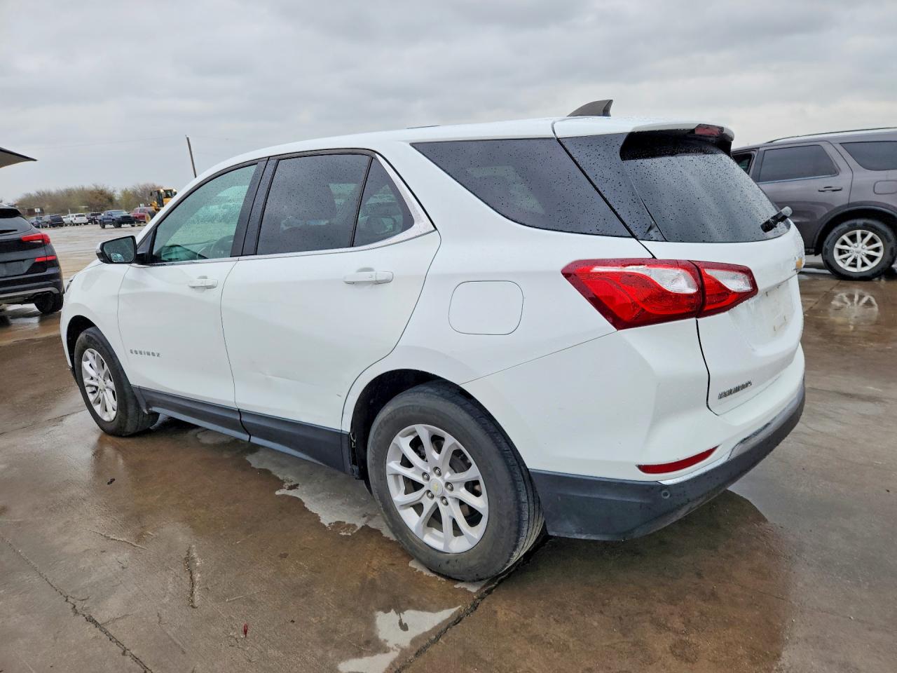 2019 CHEVROLET EQUINOX LT photo 2