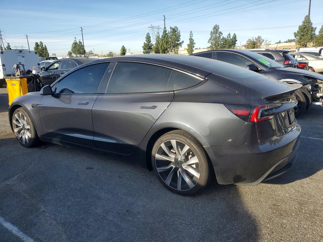 2024 TESLA MODEL 3 photo 3