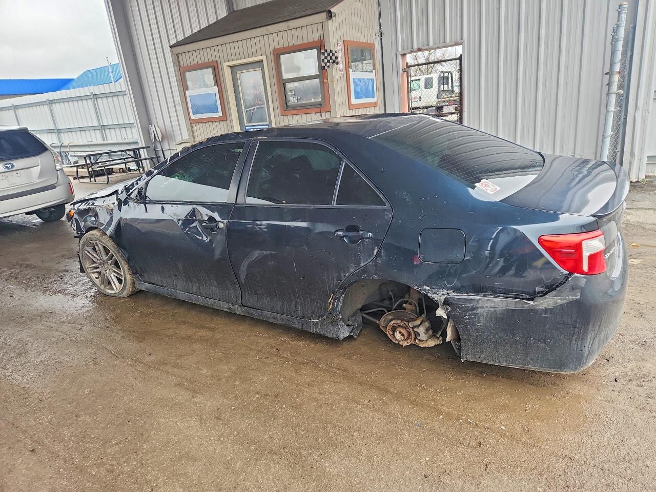 2012 TOYOTA CAMRY SE photo 4