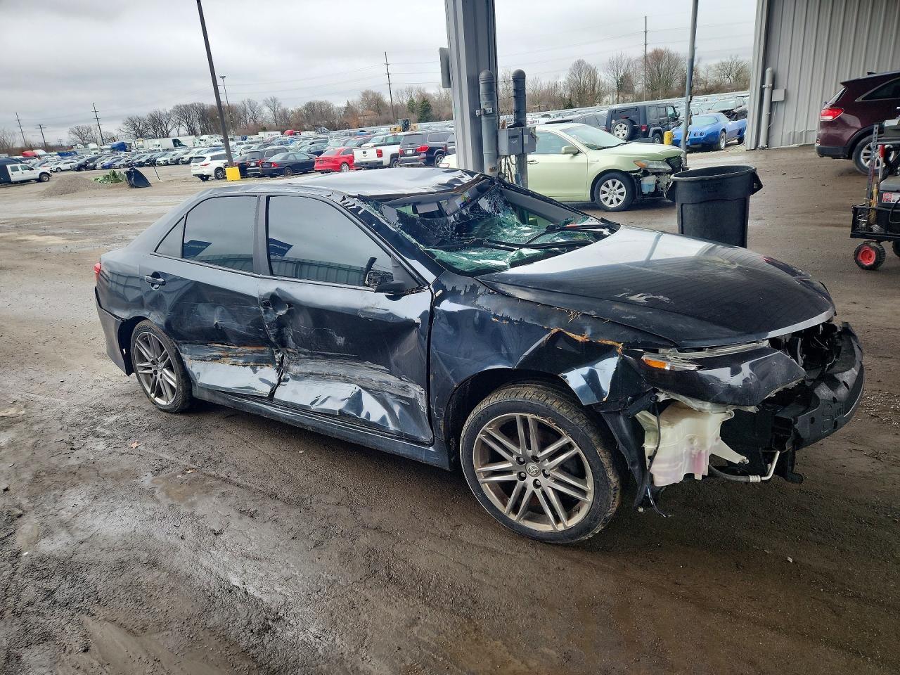 2012 TOYOTA CAMRY SE photo 10