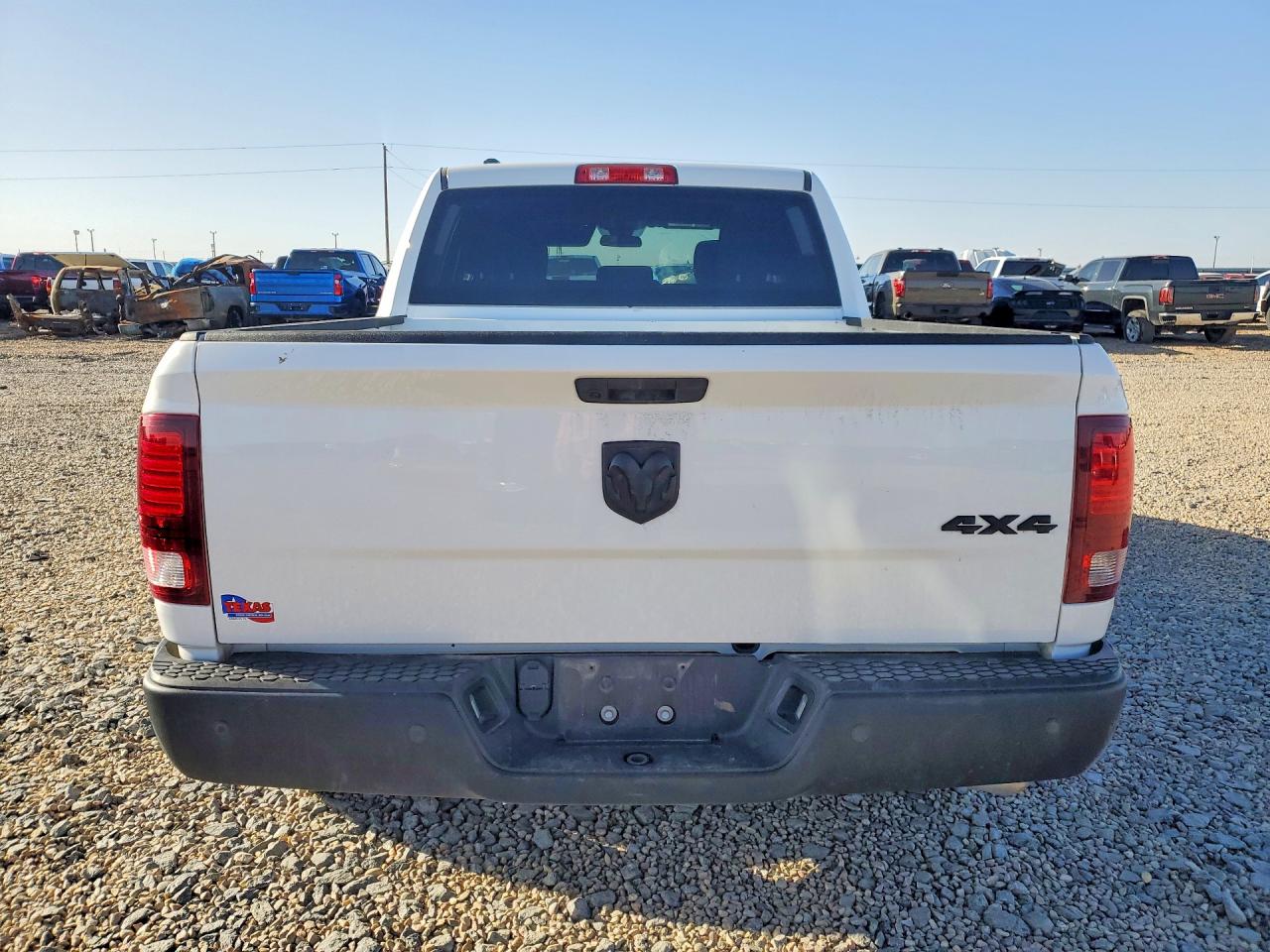2024 RAM 1500 CLASSIC photo 6
