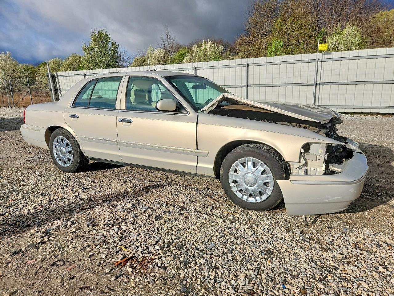 2008 MERCURY GRAND MARQUIS GS photo 4