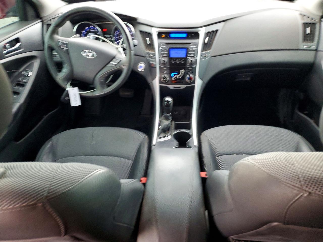 2011 HYUNDAI SONATA SE photo 8