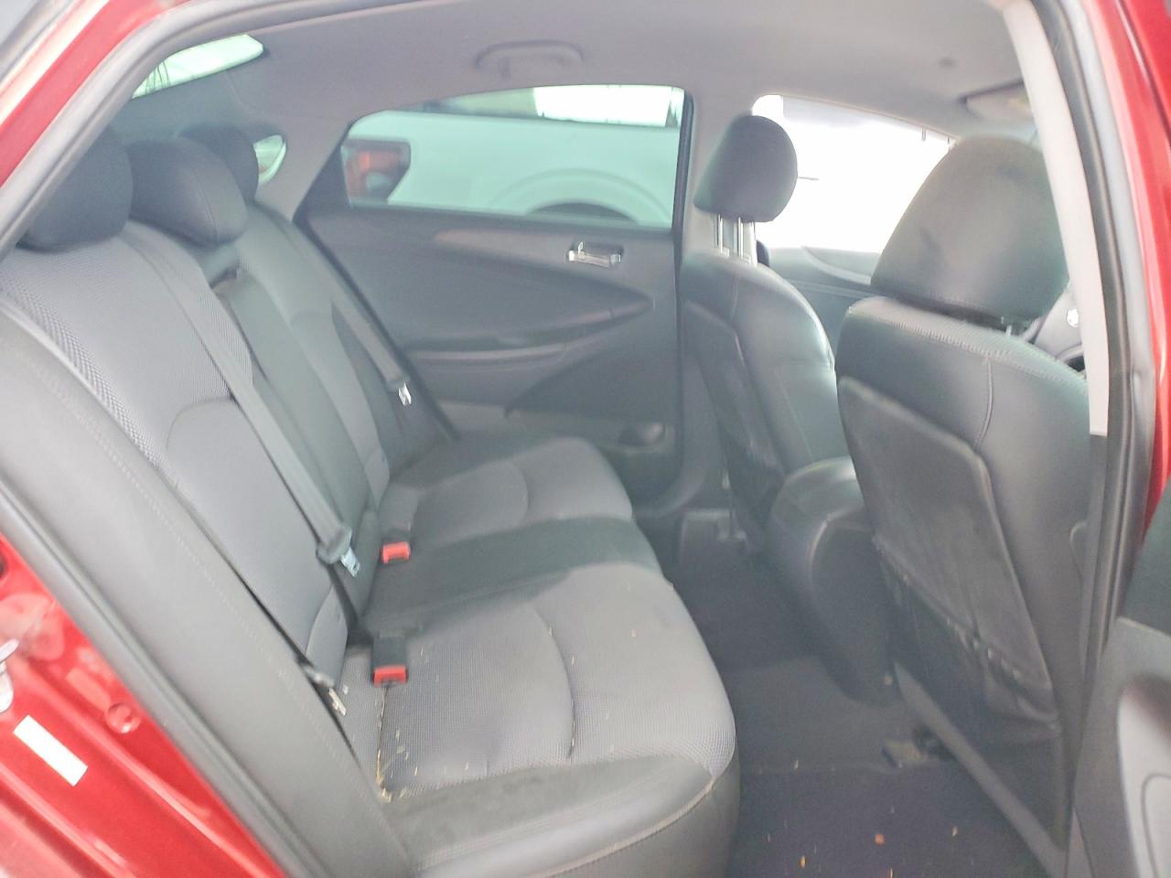 2011 HYUNDAI SONATA SE photo 10