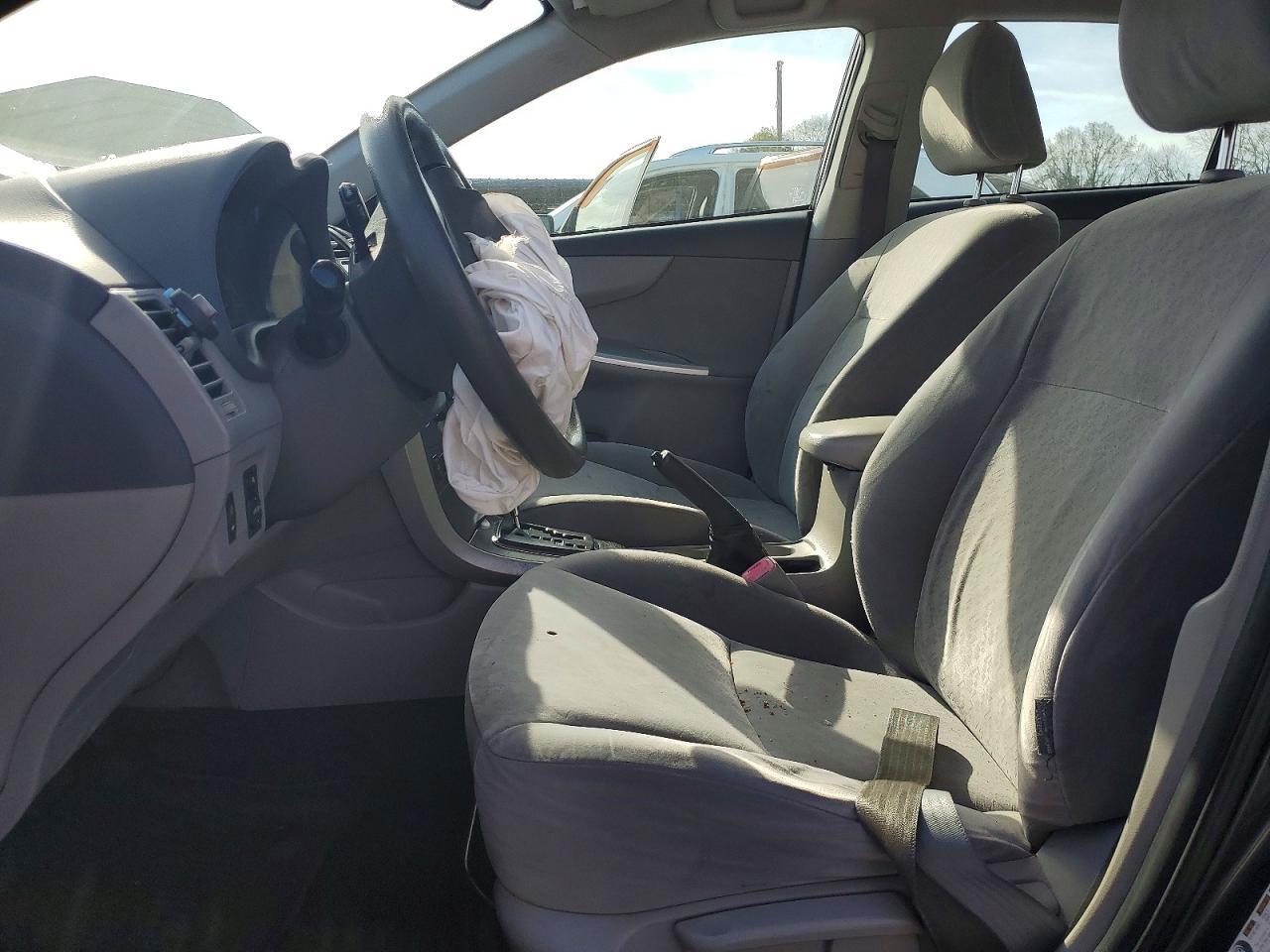 2009 TOYOTA COROLLA LE photo 19