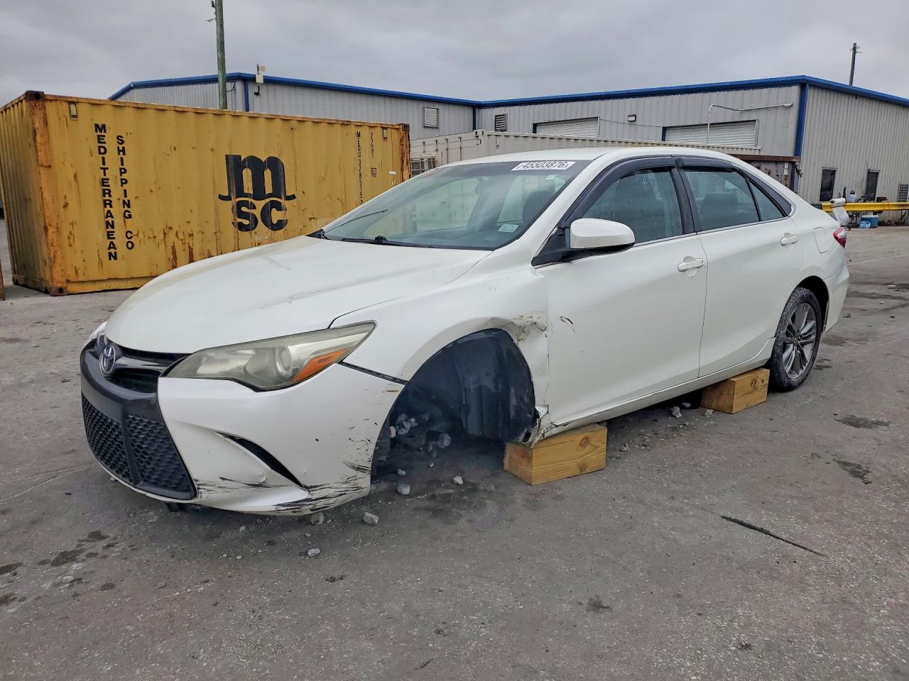 2017 TOYOTA CAMRY SE photo 2