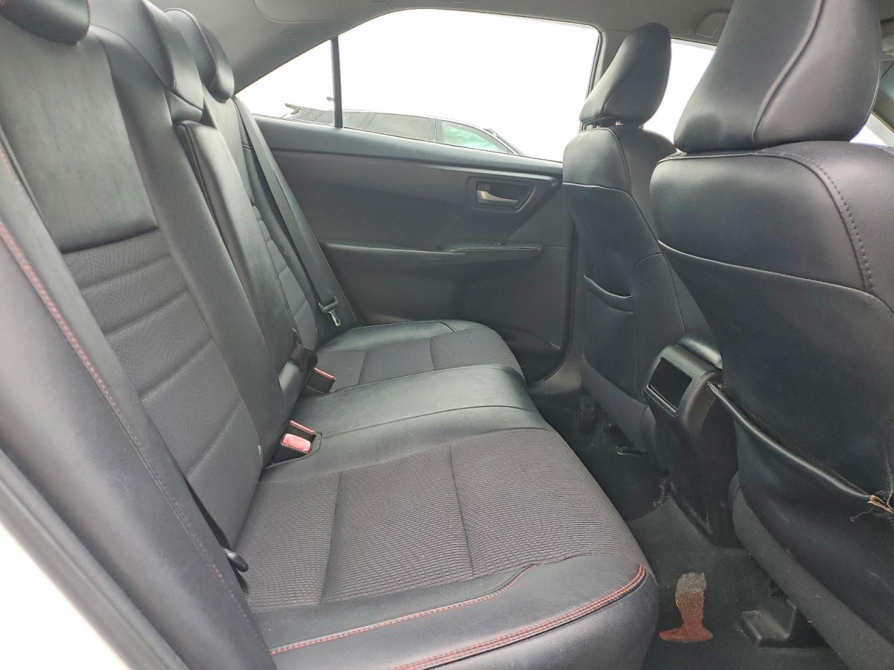 2017 TOYOTA CAMRY SE photo 28