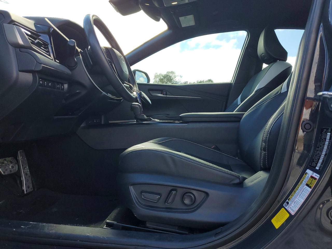 2025 TOYOTA CAMRY SE photo 13