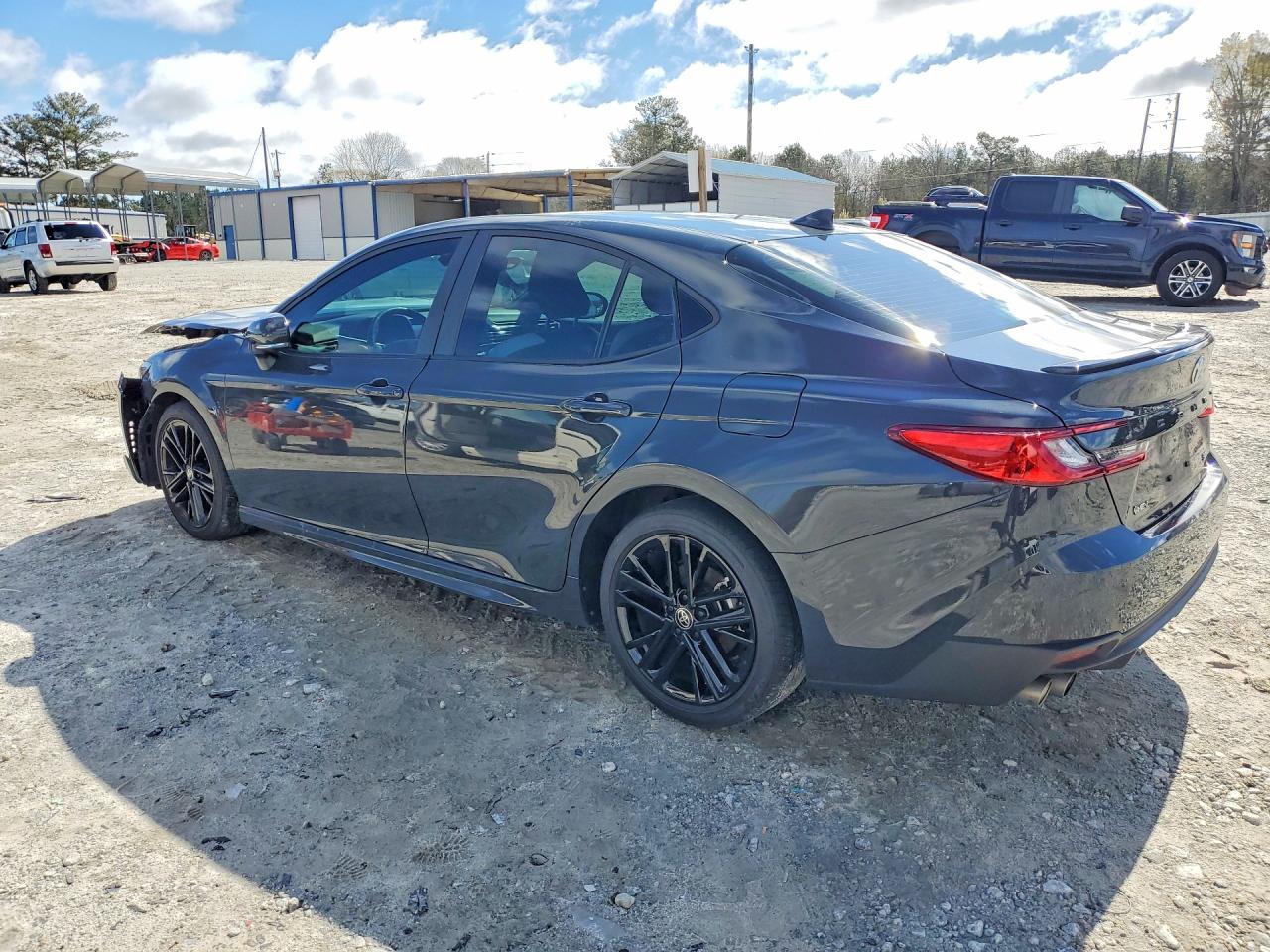 2025 TOYOTA CAMRY SE photo 3