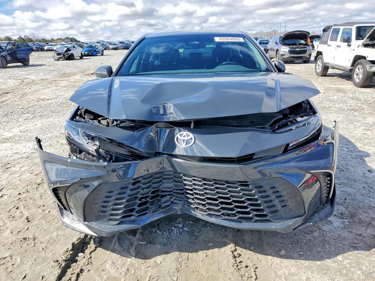 2025 TOYOTA CAMRY SE photo 9