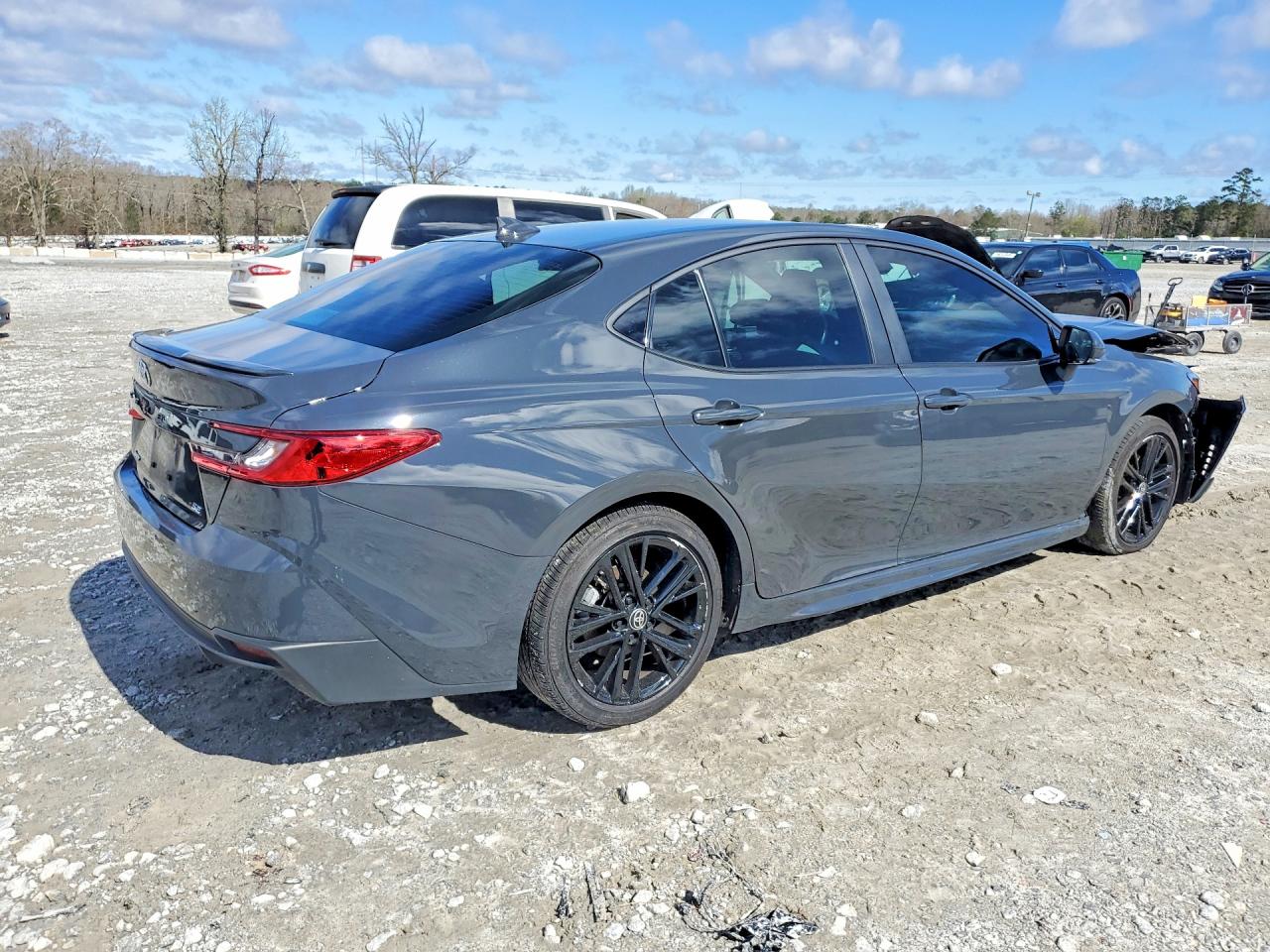 2025 TOYOTA CAMRY SE photo 5