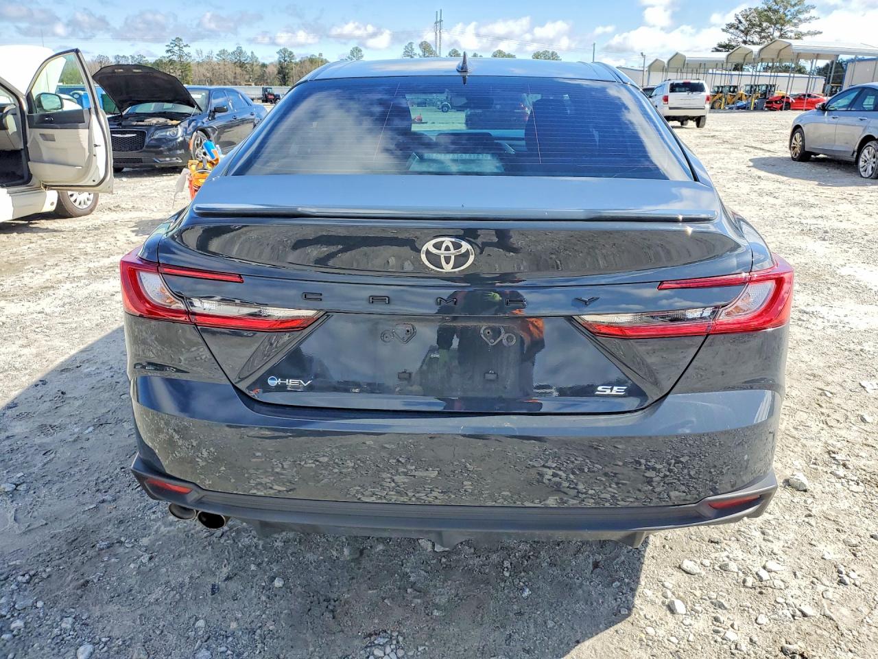 2025 TOYOTA CAMRY SE photo 11