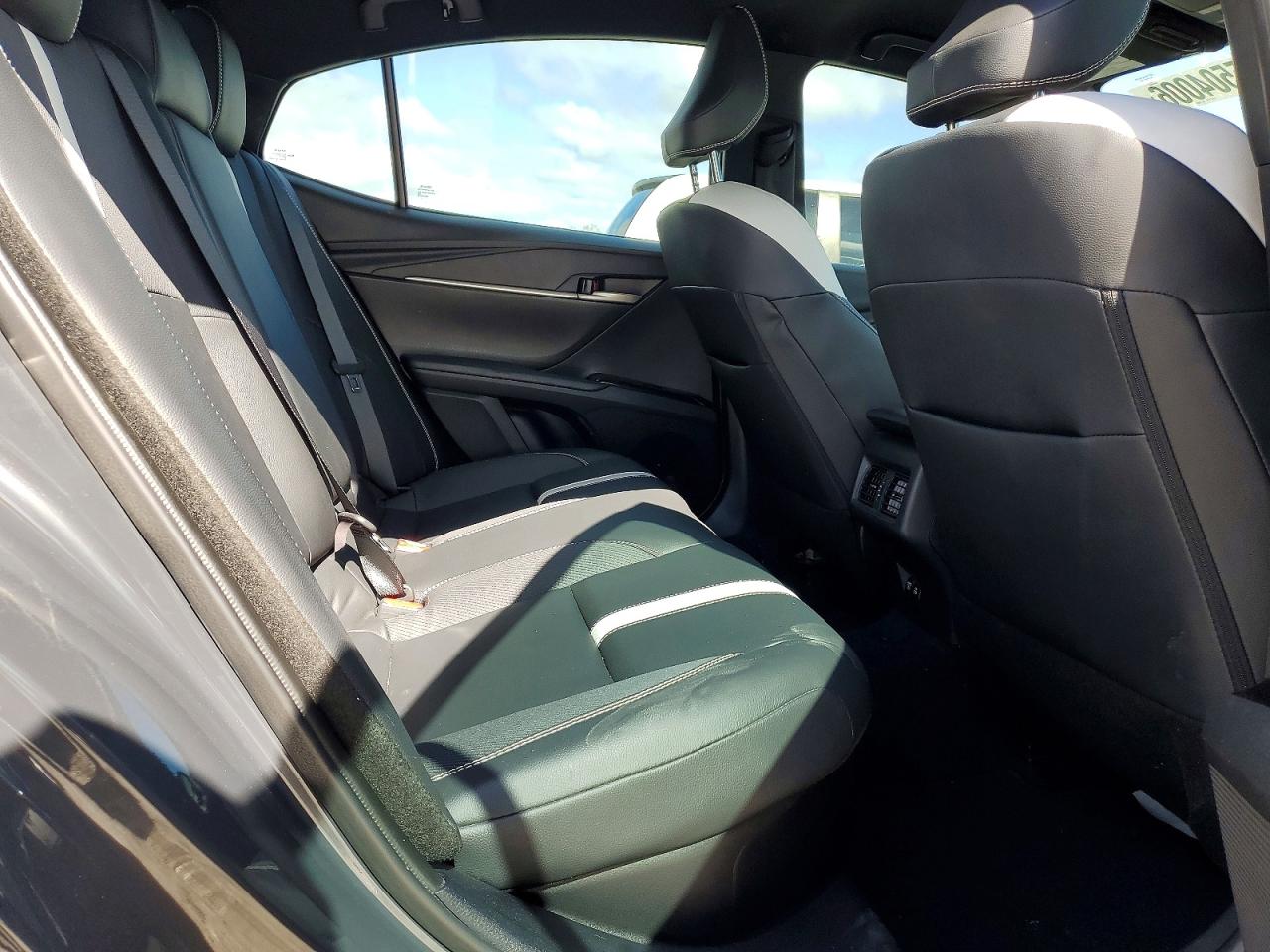 2025 TOYOTA CAMRY SE photo 19