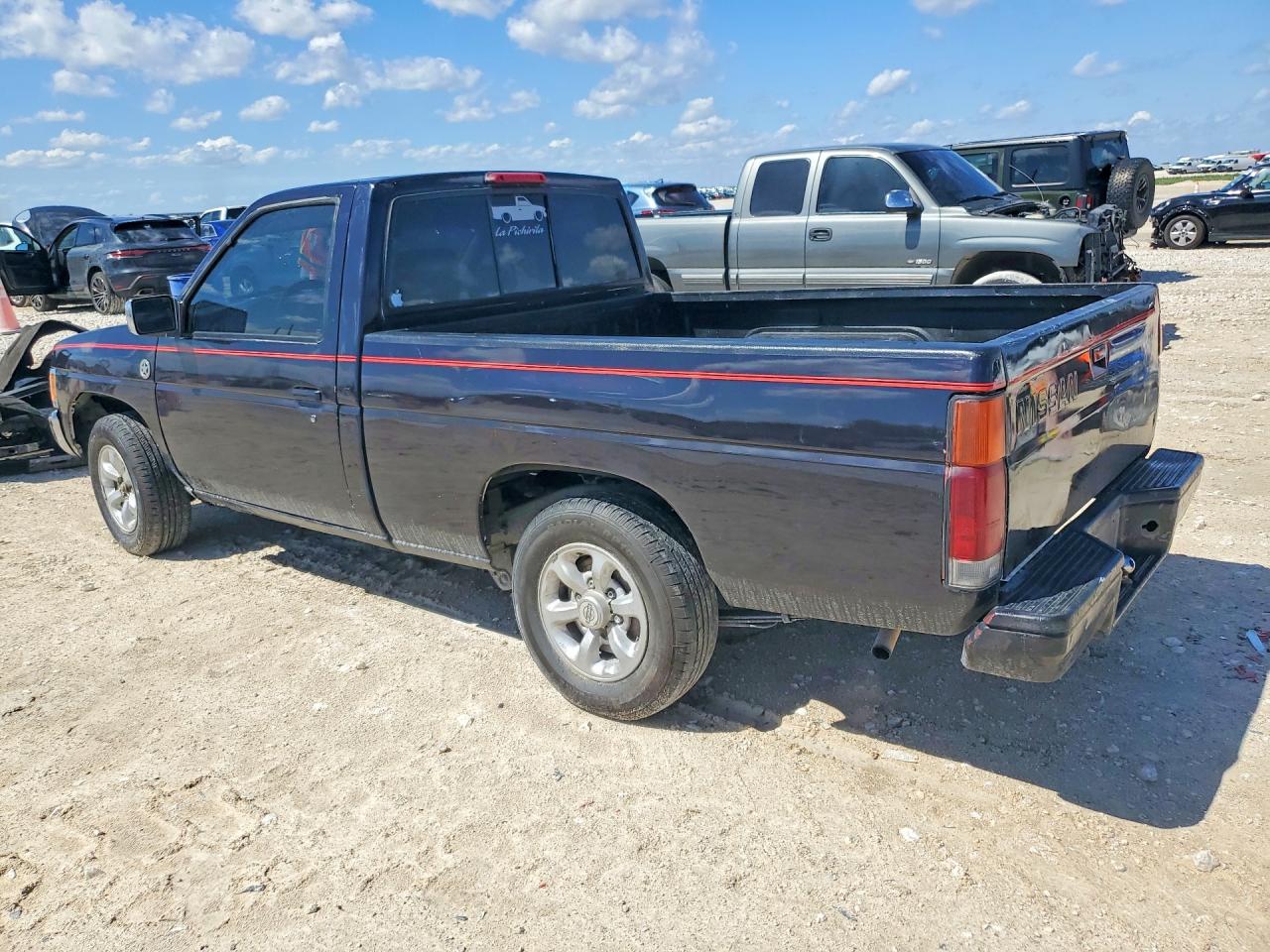 1997 NISSAN TRUCK BASE photo 2