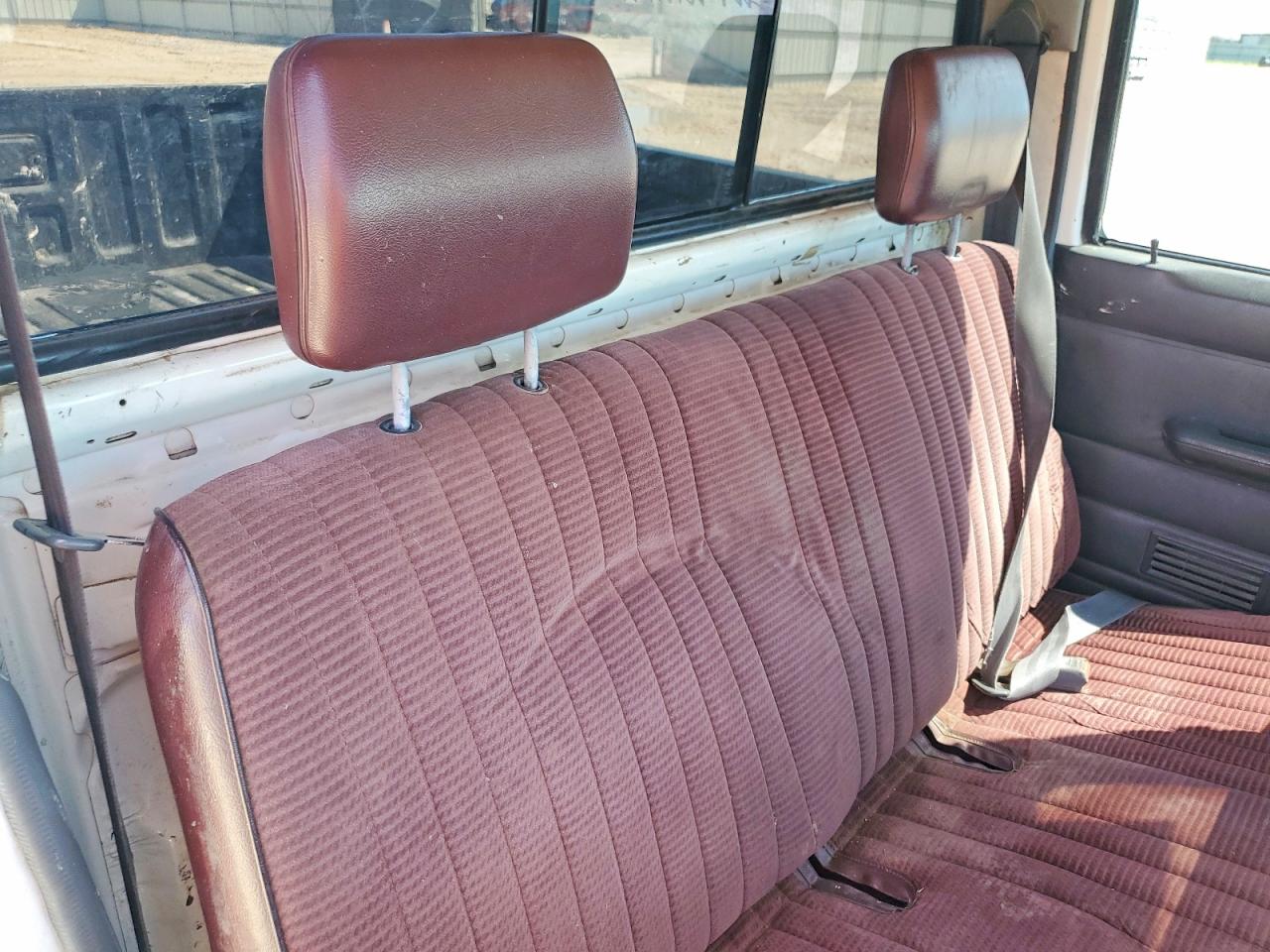 1997 NISSAN TRUCK BASE photo 10