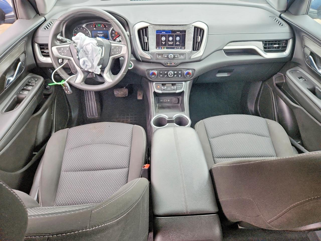 2024 GMC TERRAIN SLE photo 8