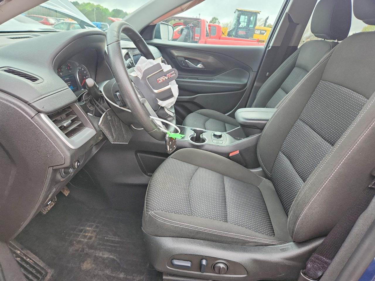 2024 GMC TERRAIN SLE photo 7