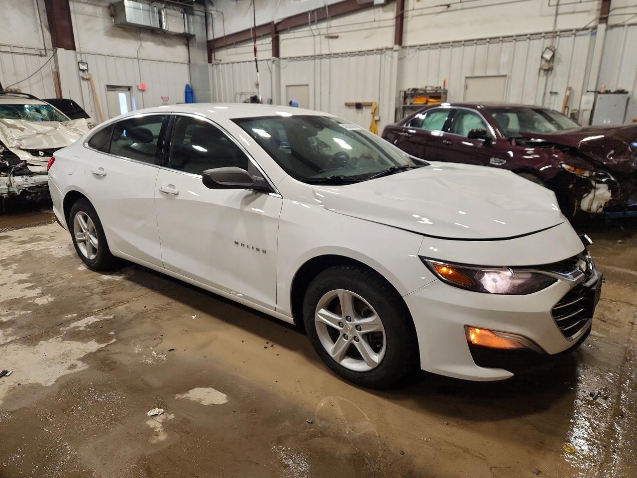 2020 CHEVROLET MALIBU LS photo 4