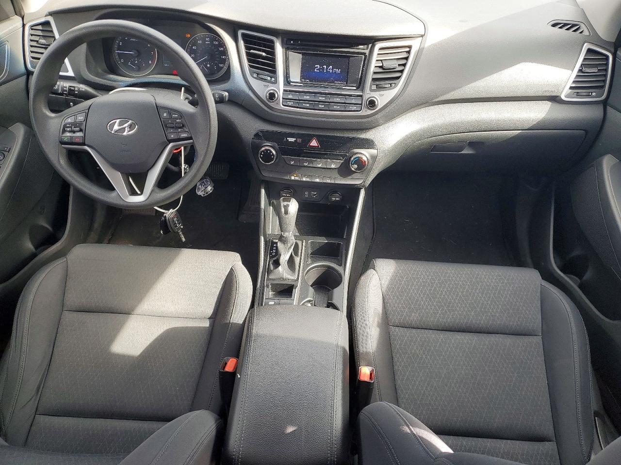 2017 HYUNDAI TUCSON SE photo 8