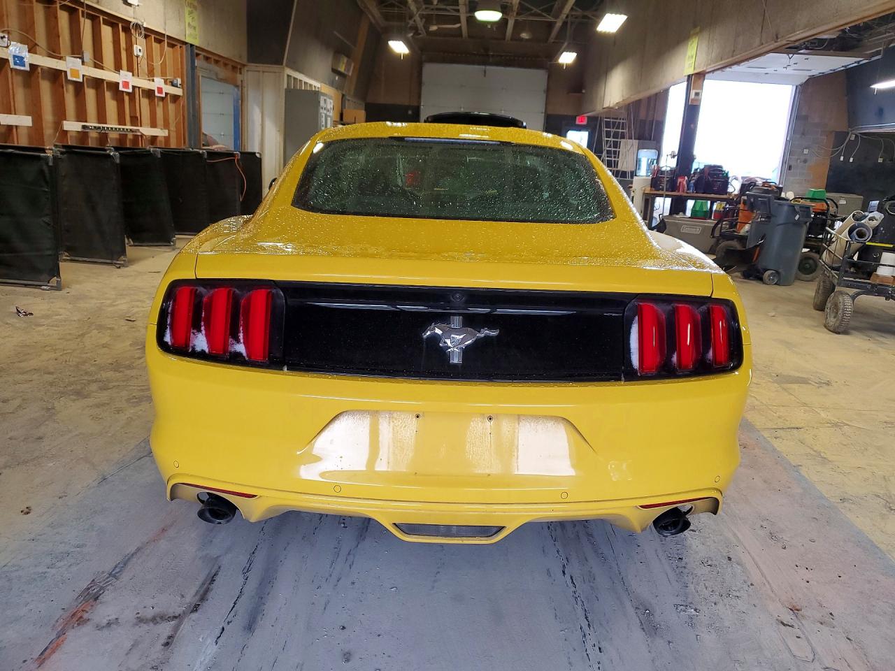 2015 FORD MUSTANG photo 11