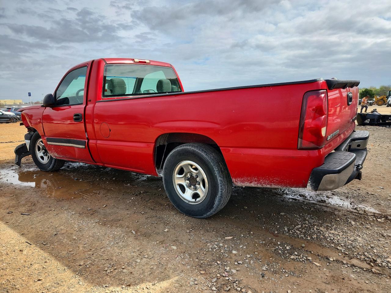 2003 CHEVROLET SILVERADO C1500 photo 2