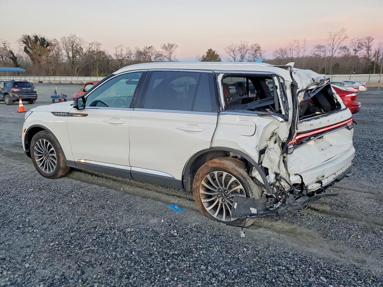 2023 LINCOLN AVIATOR RESERVE photo 4