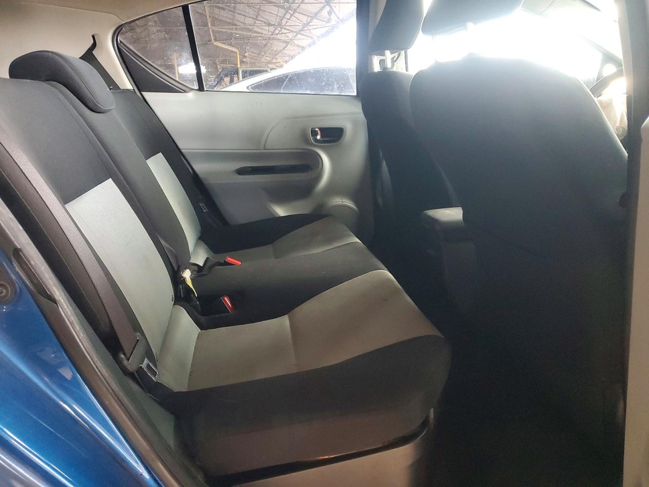 2013 TOYOTA PRIUS C TWO photo 10