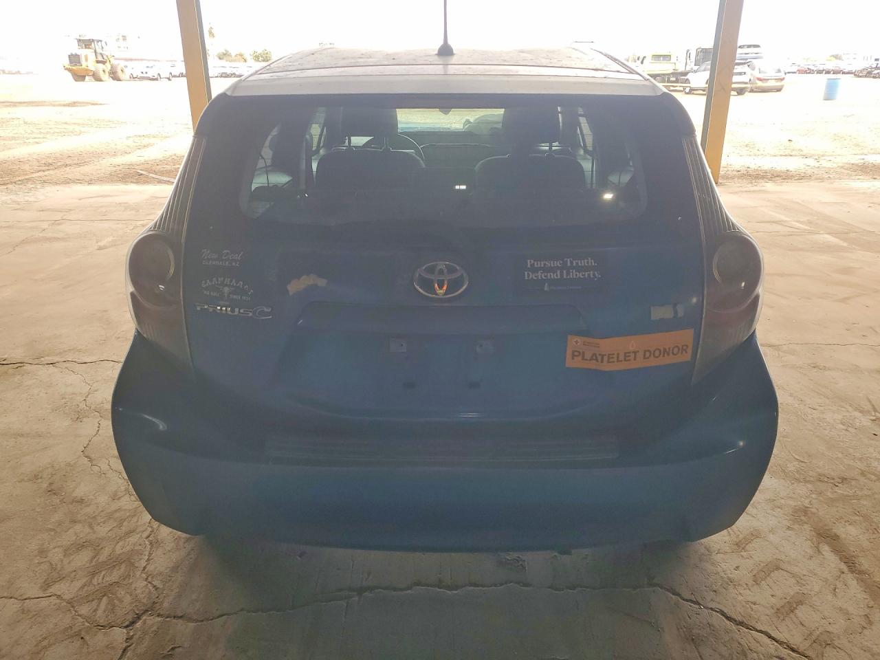 2013 TOYOTA PRIUS C TWO photo 6