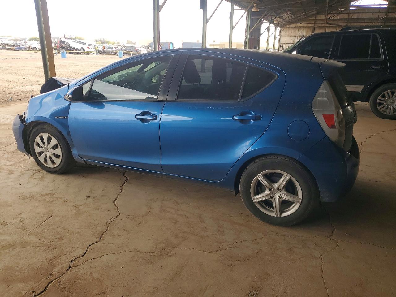2013 TOYOTA PRIUS C TWO photo 2