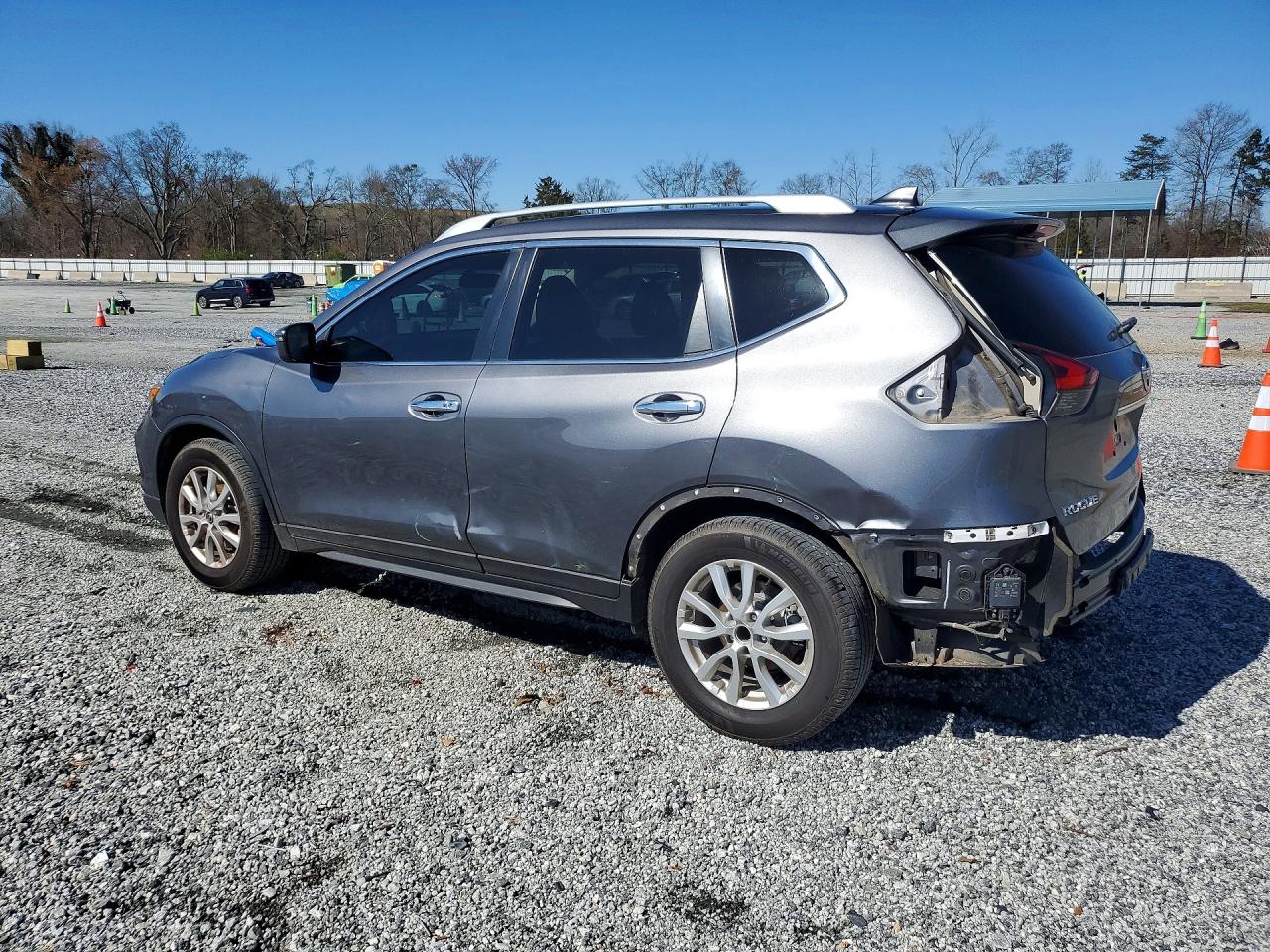 2017 NISSAN ROGUE SV photo 2