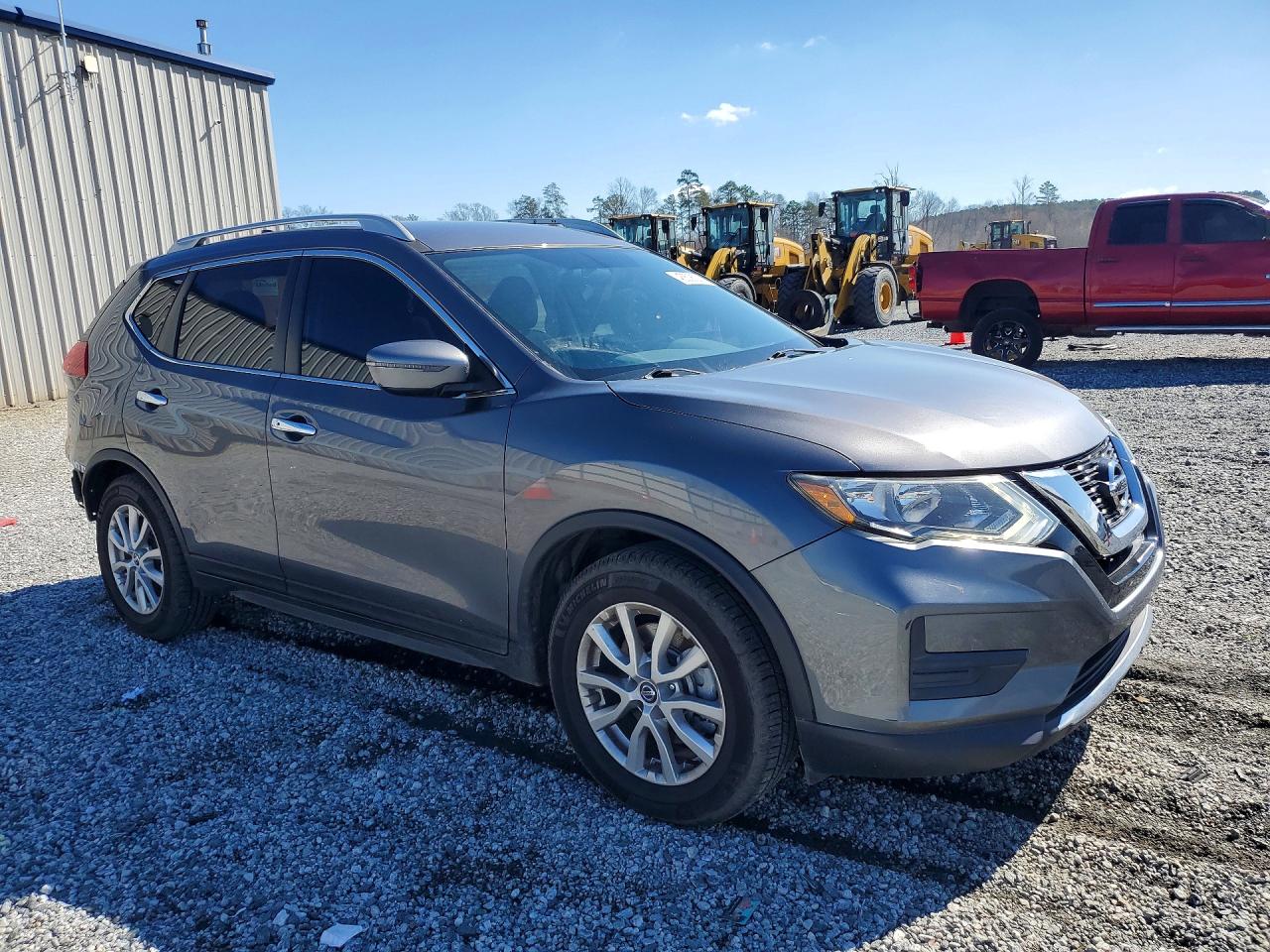 2017 NISSAN ROGUE SV photo 4